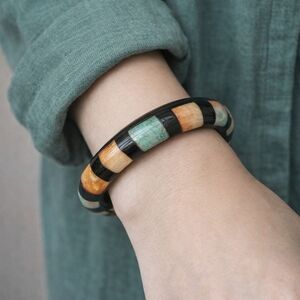 Carved Natural Horn Bangle w Dyed Bone Inlay Size 7.5 #2